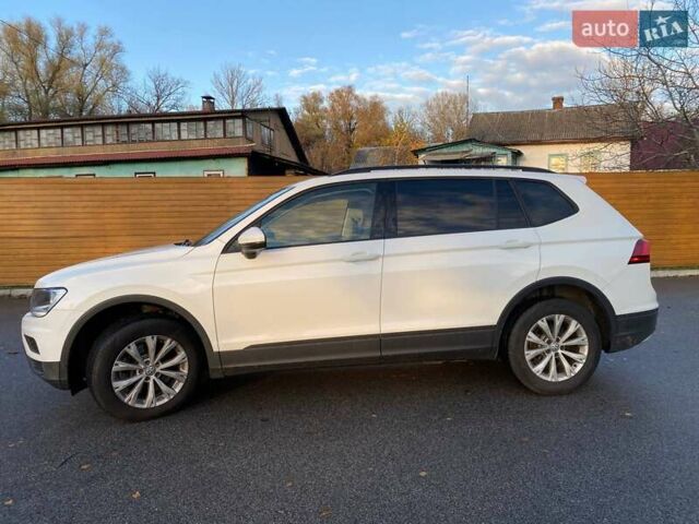 Белый Фольксваген Тигуан, объемом двигателя 0 л и пробегом 117 тыс. км за 17800 $, фото 2 на Automoto.ua