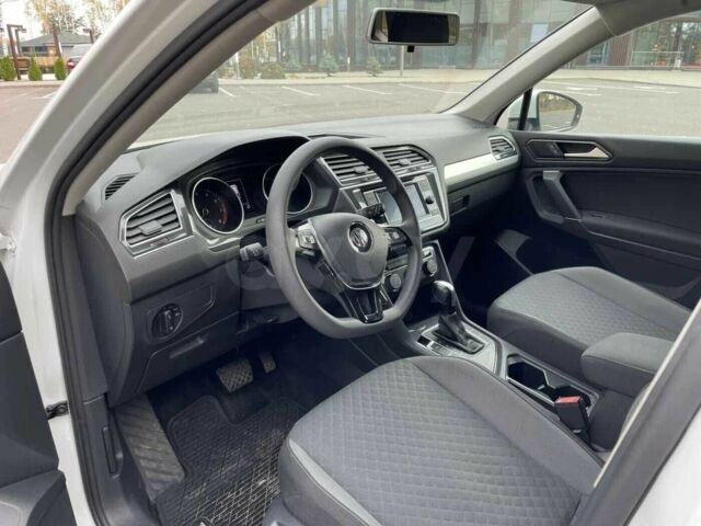 Белый Фольксваген Тигуан, объемом двигателя 2 л и пробегом 101 тыс. км за 15500 $, фото 5 на Automoto.ua