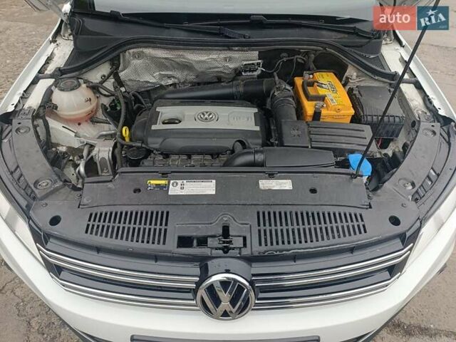 Белый Фольксваген Тигуан, объемом двигателя 2 л и пробегом 112 тыс. км за 14100 $, фото 2 на Automoto.ua