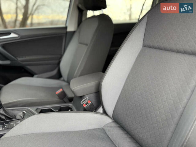 Белый Фольксваген Тигуан, объемом двигателя 2 л и пробегом 130 тыс. км за 17900 $, фото 16 на Automoto.ua