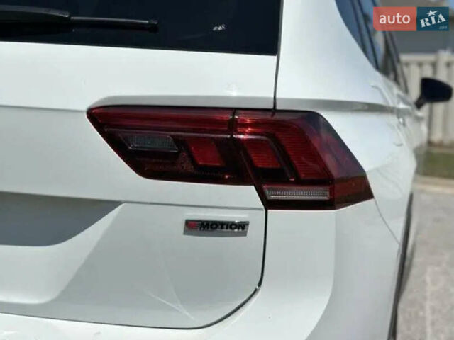 Белый Фольксваген Тигуан, объемом двигателя 1.98 л и пробегом 120 тыс. км за 19999 $, фото 20 на Automoto.ua