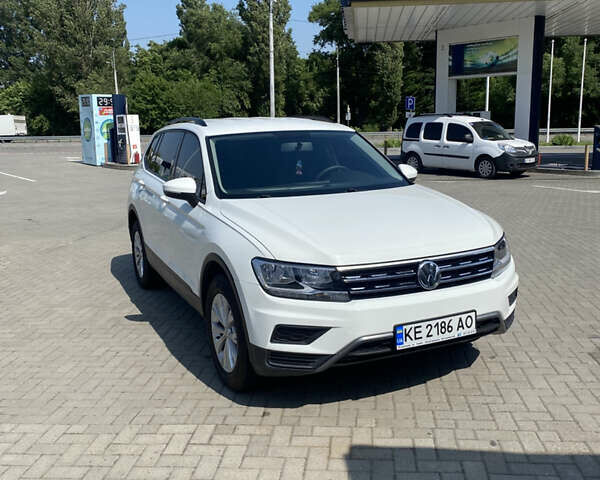 Білий Фольксваген Тігуан, об'ємом двигуна 1.98 л та пробігом 118 тис. км за 17000 $, фото 21 на Automoto.ua