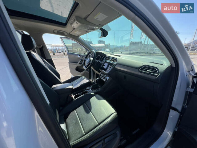 Білий Фольксваген Тігуан, об'ємом двигуна 1.98 л та пробігом 143 тис. км за 21700 $, фото 32 на Automoto.ua