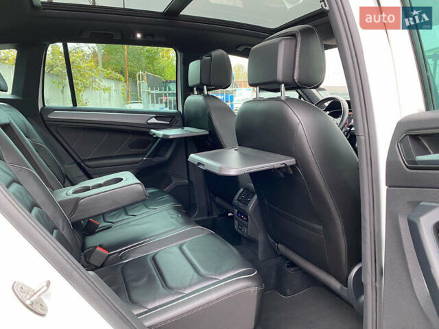 Білий Фольксваген Тігуан, об'ємом двигуна 2 л та пробігом 182 тис. км за 31600 $, фото 81 на Automoto.ua