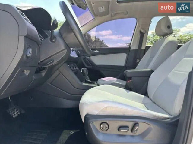 Белый Фольксваген Тигуан, объемом двигателя 1.98 л и пробегом 120 тыс. км за 19999 $, фото 7 на Automoto.ua