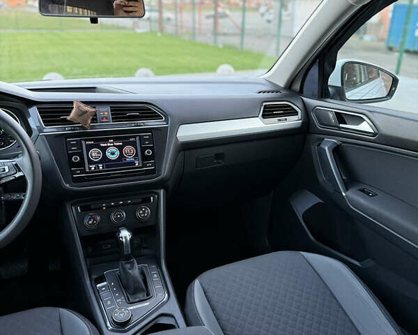 Белый Фольксваген Тигуан, объемом двигателя 1.98 л и пробегом 183 тыс. км за 15750 $, фото 11 на Automoto.ua