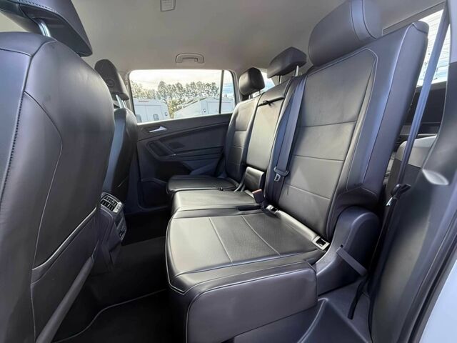 Білий Фольксваген Тігуан, об'ємом двигуна 2 л та пробігом 42 тис. км за 10600 $, фото 12 на Automoto.ua