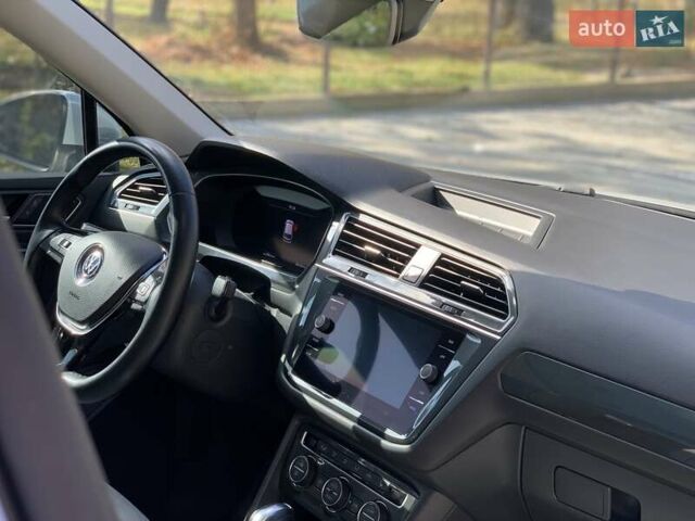 Белый Фольксваген Тигуан, объемом двигателя 2 л и пробегом 111 тыс. км за 28000 $, фото 5 на Automoto.ua