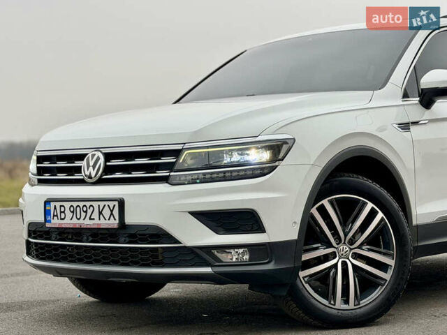 Білий Фольксваген Тігуан, об'ємом двигуна 2 л та пробігом 66 тис. км за 30999 $, фото 2 на Automoto.ua