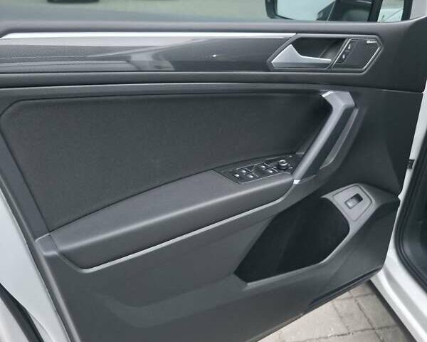 Білий Фольксваген Тігуан, об'ємом двигуна 1.97 л та пробігом 170 тис. км за 35000 $, фото 30 на Automoto.ua