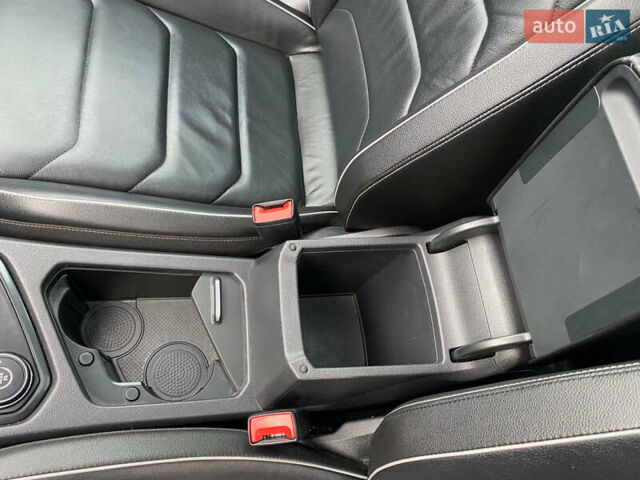 Білий Фольксваген Тігуан, об'ємом двигуна 2 л та пробігом 182 тис. км за 31600 $, фото 54 на Automoto.ua