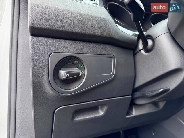 Белый Фольксваген Тигуан, объемом двигателя 2 л и пробегом 135 тыс. км за 21500 $, фото 29 на Automoto.ua