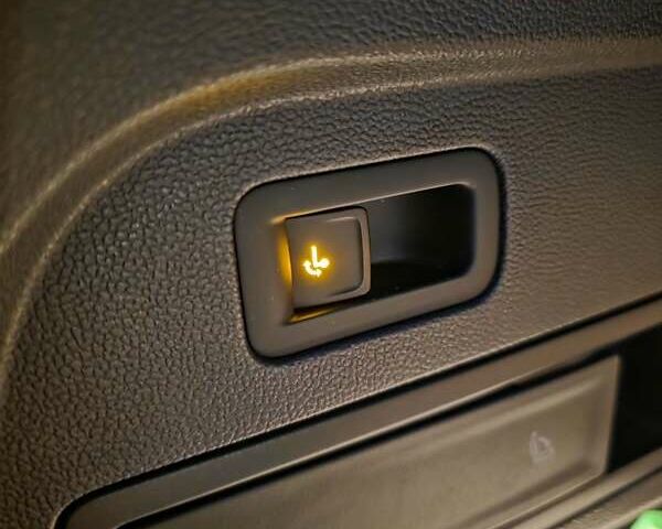 Білий Фольксваген Тігуан, об'ємом двигуна 1.97 л та пробігом 170 тис. км за 35000 $, фото 7 на Automoto.ua