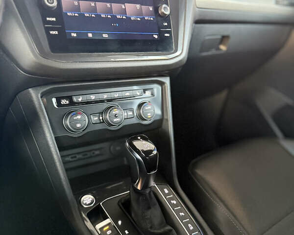 Белый Фольксваген Тигуан, объемом двигателя 2 л и пробегом 117 тыс. км за 17999 $, фото 14 на Automoto.ua