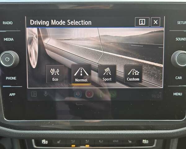 Белый Фольксваген Тигуан, объемом двигателя 2 л и пробегом 102 тыс. км за 25500 $, фото 10 на Automoto.ua