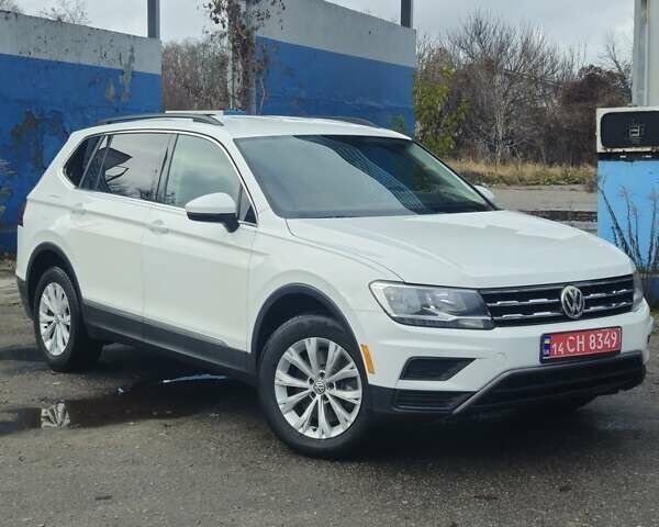 Белый Фольксваген Тигуан, объемом двигателя 2 л и пробегом 139 тыс. км за 17900 $, фото 1 на Automoto.ua