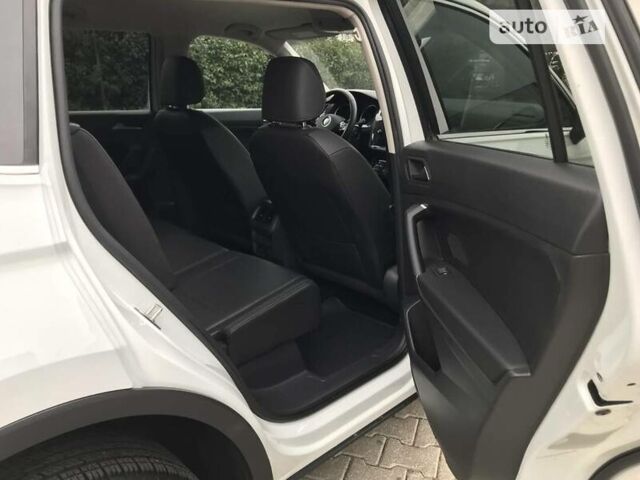 Белый Фольксваген Тигуан, объемом двигателя 2 л и пробегом 70 тыс. км за 18900 $, фото 5 на Automoto.ua