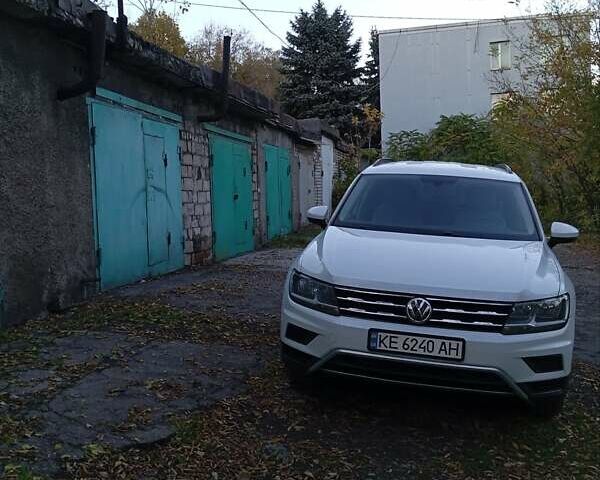 Білий Фольксваген Тігуан, об'ємом двигуна 2 л та пробігом 60 тис. км за 20500 $, фото 1 на Automoto.ua