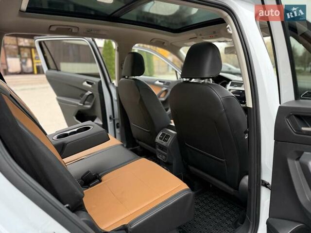 Білий Фольксваген Тігуан, об'ємом двигуна 2 л та пробігом 72 тис. км за 19300 $, фото 34 на Automoto.ua