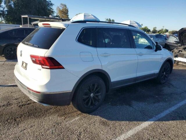 Білий Фольксваген Тігуан, об'ємом двигуна 2 л та пробігом 120 тис. км за 3600 $, фото 2 на Automoto.ua