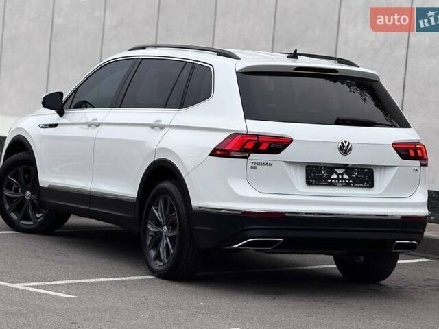 Белый Фольксваген Тигуан, объемом двигателя 2 л и пробегом 135 тыс. км за 21500 $, фото 10 на Automoto.ua