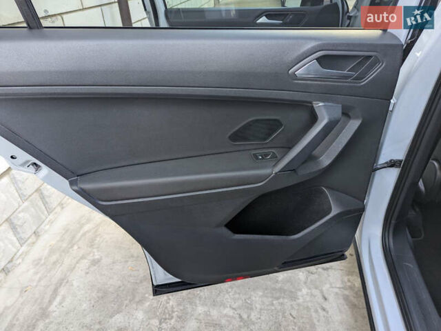 Белый Фольксваген Тигуан, объемом двигателя 1.98 л и пробегом 100 тыс. км за 23100 $, фото 50 на Automoto.ua