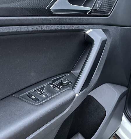 Белый Фольксваген Тигуан, объемом двигателя 1.97 л и пробегом 114 тыс. км за 28000 $, фото 6 на Automoto.ua