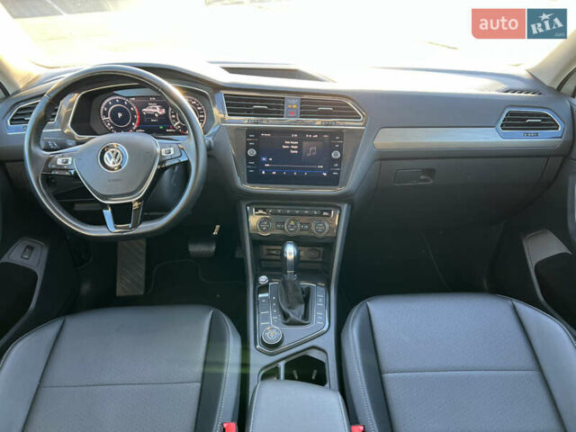 Белый Фольксваген Тигуан, объемом двигателя 2 л и пробегом 84 тыс. км за 22700 $, фото 16 на Automoto.ua