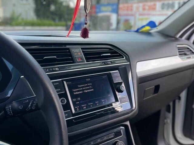 Белый Фольксваген Тигуан, объемом двигателя 2 л и пробегом 198 тыс. км за 16000 $, фото 1 на Automoto.ua