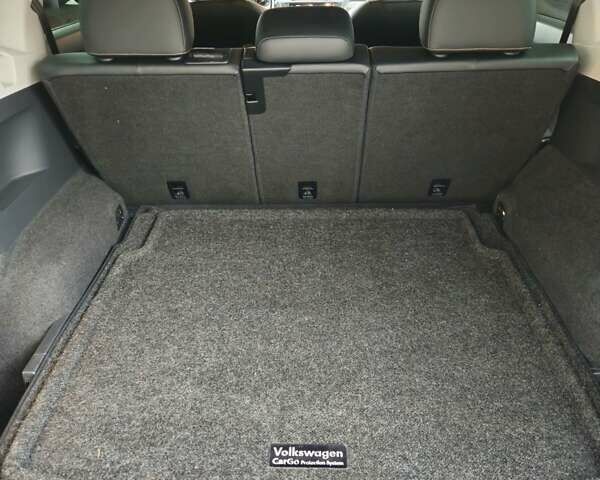 Білий Фольксваген Тігуан, об'ємом двигуна 2 л та пробігом 139 тис. км за 17200 $, фото 5 на Automoto.ua