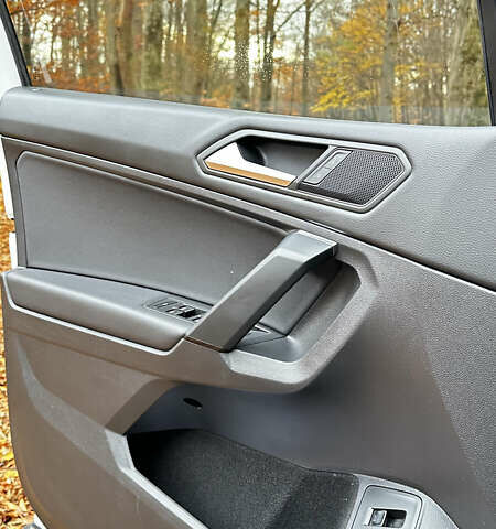 Белый Фольксваген Тигуан, объемом двигателя 1.98 л и пробегом 123 тыс. км за 23000 $, фото 11 на Automoto.ua