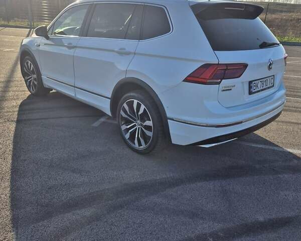 Белый Фольксваген Тигуан, объемом двигателя 1.98 л и пробегом 160 тыс. км за 29000 $, фото 26 на Automoto.ua