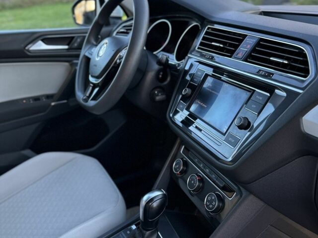 Білий Фольксваген Тігуан, об'ємом двигуна 2 л та пробігом 122 тис. км за 14303 $, фото 4 на Automoto.ua