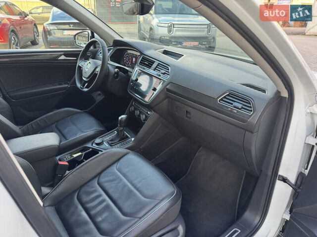 Білий Фольксваген Тігуан, об'ємом двигуна 1.98 л та пробігом 187 тис. км за 18900 $, фото 35 на Automoto.ua