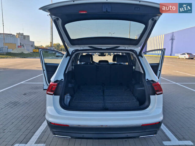 Білий Фольксваген Тігуан, об'ємом двигуна 2 л та пробігом 120 тис. км за 23400 $, фото 1 на Automoto.ua