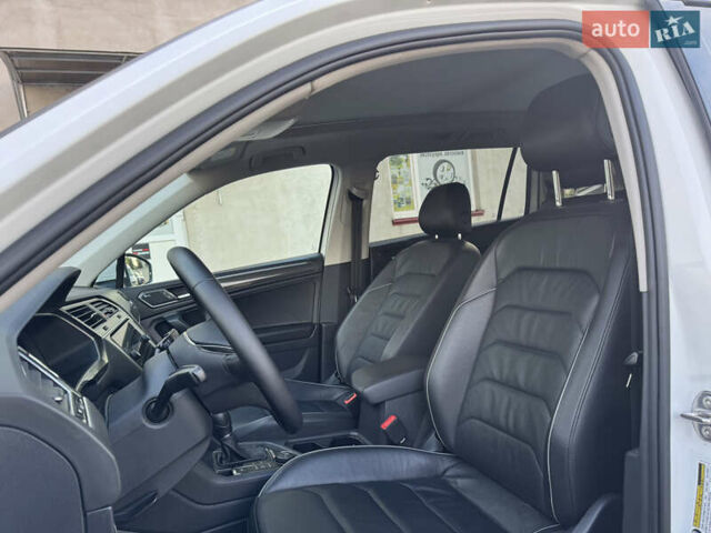 Білий Фольксваген Тігуан, об'ємом двигуна 1.98 л та пробігом 187 тис. км за 18900 $, фото 24 на Automoto.ua