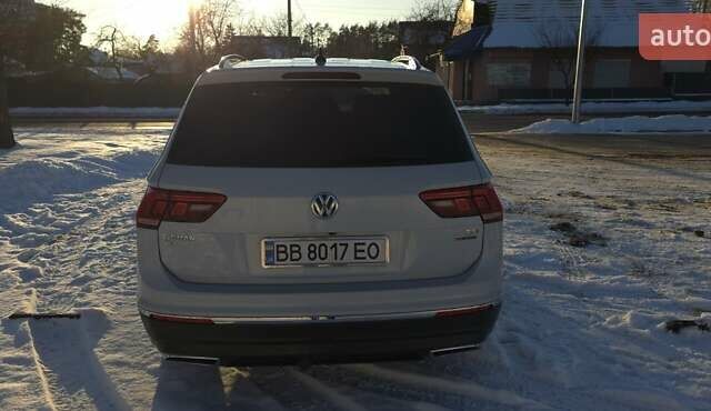 Білий Фольксваген Тігуан, об'ємом двигуна 2 л та пробігом 95 тис. км за 22300 $, фото 13 на Automoto.ua