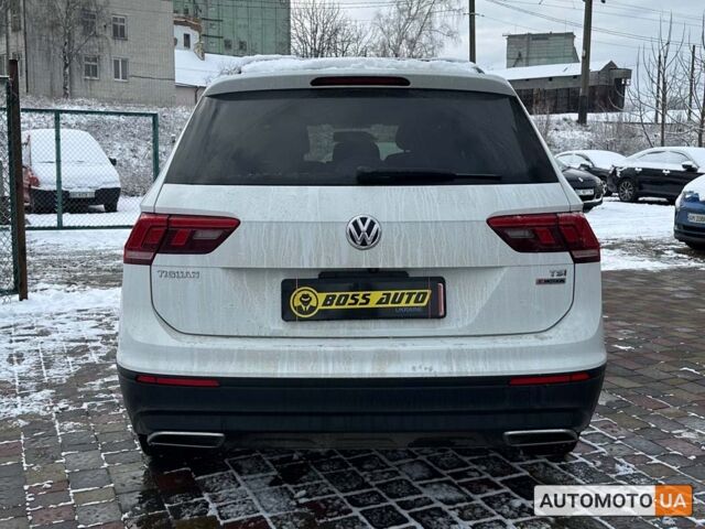 Белый Фольксваген Тигуан, объемом двигателя 2 л и пробегом 116 тыс. км за 19500 $, фото 5 на Automoto.ua