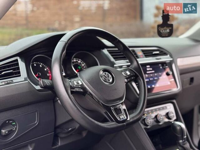 Белый Фольксваген Тигуан, объемом двигателя 2 л и пробегом 135 тыс. км за 21500 $, фото 20 на Automoto.ua