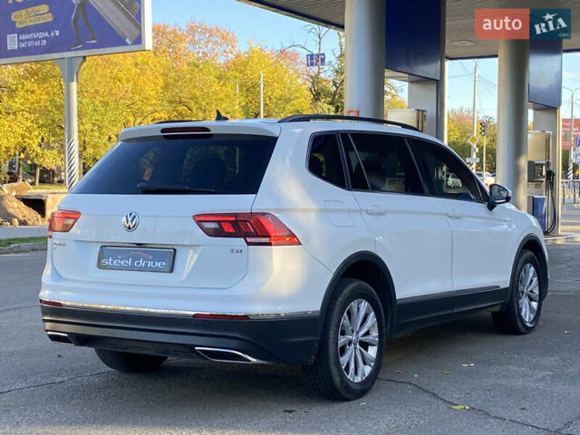 Білий Фольксваген Тігуан, об'ємом двигуна 1.98 л та пробігом 153 тис. км за 16999 $, фото 5 на Automoto.ua