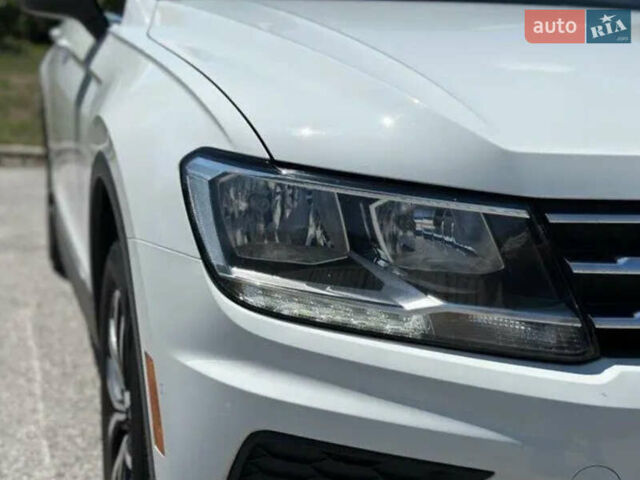 Белый Фольксваген Тигуан, объемом двигателя 1.98 л и пробегом 120 тыс. км за 19999 $, фото 5 на Automoto.ua