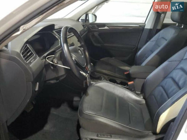 Белый Фольксваген Тигуан, объемом двигателя 1.98 л и пробегом 124 тыс. км за 15000 $, фото 6 на Automoto.ua