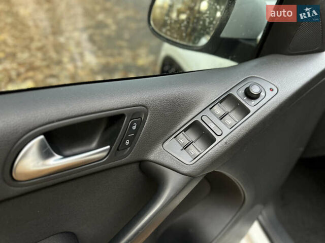 Белый Фольксваген Тигуан, объемом двигателя 1.98 л и пробегом 135 тыс. км за 12899 $, фото 33 на Automoto.ua