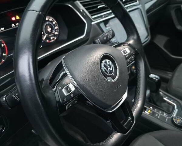 Білий Фольксваген Тігуан, об'ємом двигуна 1.97 л та пробігом 170 тис. км за 35000 $, фото 11 на Automoto.ua