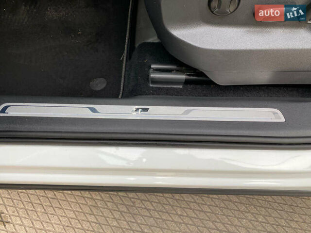 Білий Фольксваген Тігуан, об'ємом двигуна 2 л та пробігом 182 тис. км за 31600 $, фото 30 на Automoto.ua