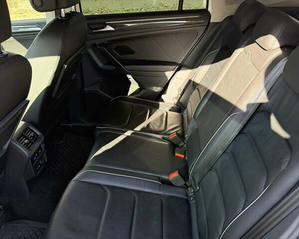 Белый Фольксваген Тигуан, объемом двигателя 1.98 л и пробегом 127 тыс. км за 29500 $, фото 3 на Automoto.ua