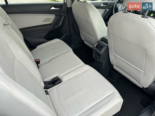 Білий Фольксваген Тігуан, об'ємом двигуна 2 л та пробігом 134 тис. км за 18500 $, фото 24 на Automoto.ua