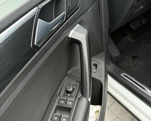 Белый Фольксваген Тигуан, объемом двигателя 1.97 л и пробегом 222 тыс. км за 27500 $, фото 12 на Automoto.ua