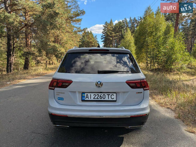 Белый Фольксваген Тигуан, объемом двигателя 1.98 л и пробегом 100 тыс. км за 23100 $, фото 17 на Automoto.ua