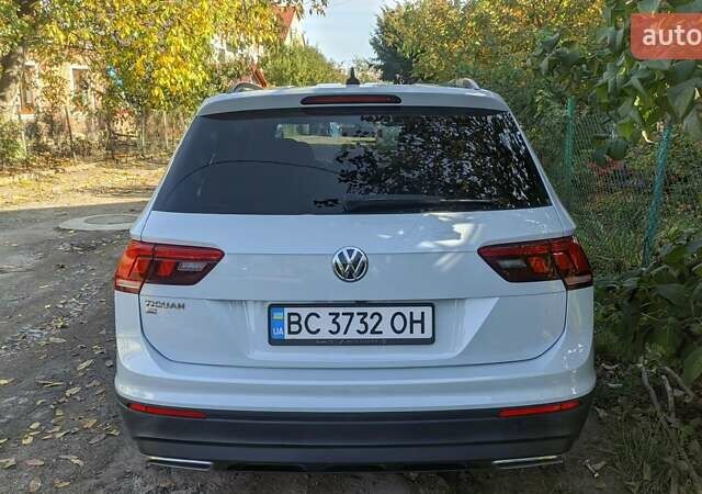 Белый Фольксваген Тигуан, объемом двигателя 2 л и пробегом 106 тыс. км за 22700 $, фото 6 на Automoto.ua